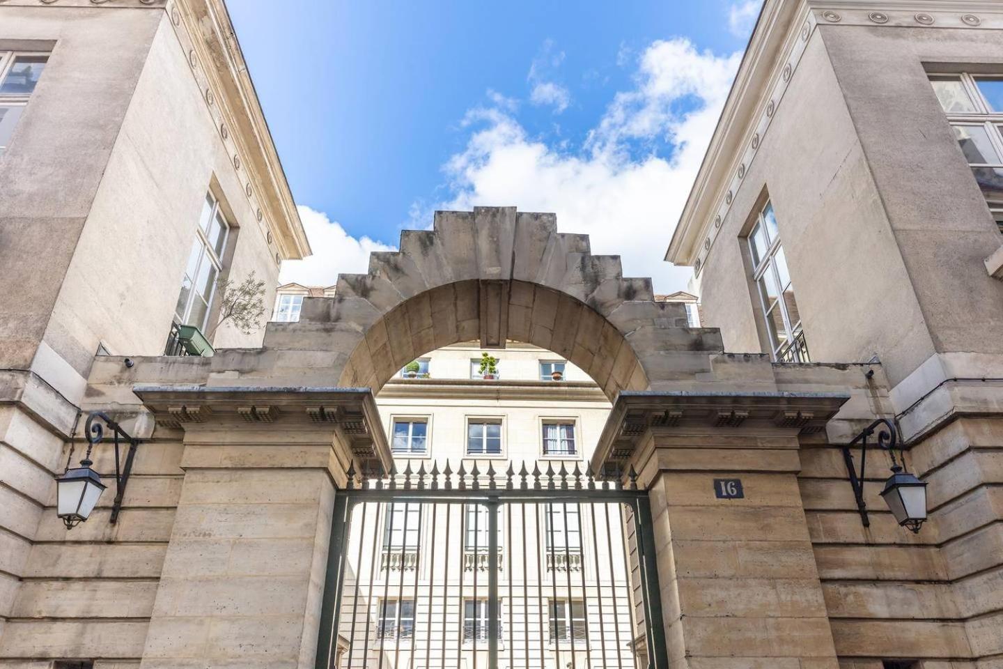 Home In Paris Marais Elegant Flat In Old París Exterior foto